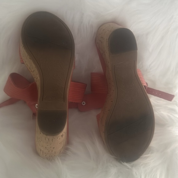 5.5” Fergie Wrap ankle platform salmon color sandals - Picture 2 of 8